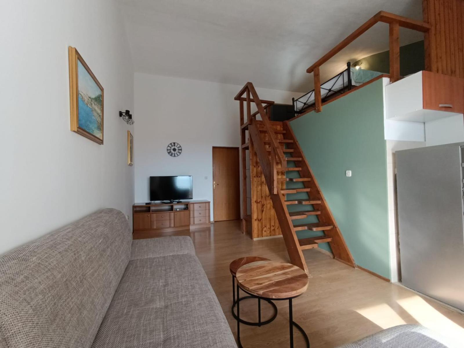 Apartmani Miki Podgora Exterior photo